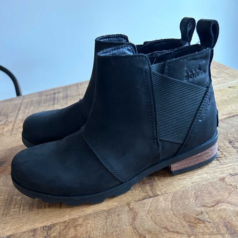 Sorel Emelie Booties size 6 - barely worn